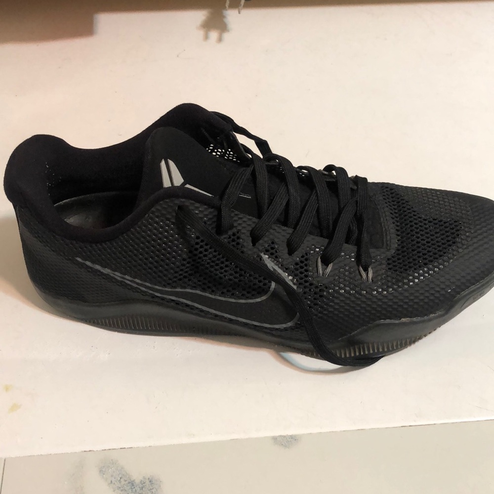 Nike Kobe’s size 11 1/2 slim fit